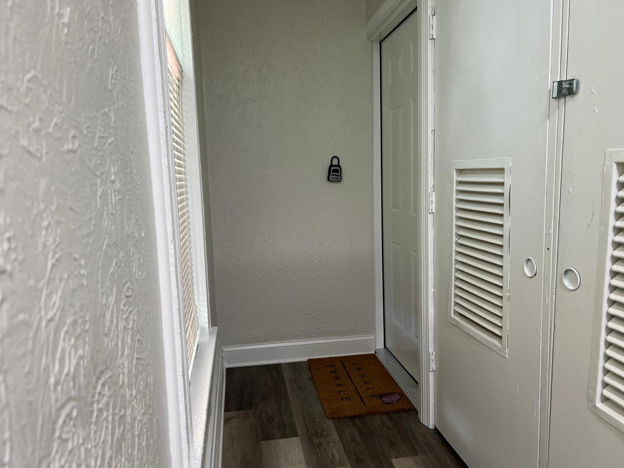 2 Lofts Downtown Louisville One Theater Room Екстер'єр фото